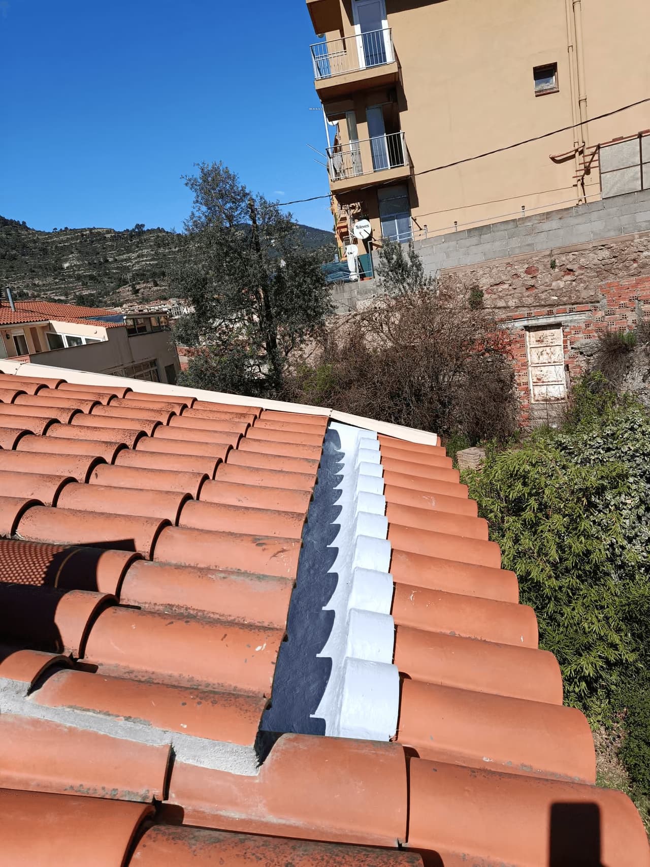 Trabajo real de reparación y mantenimiento en Barcelona
